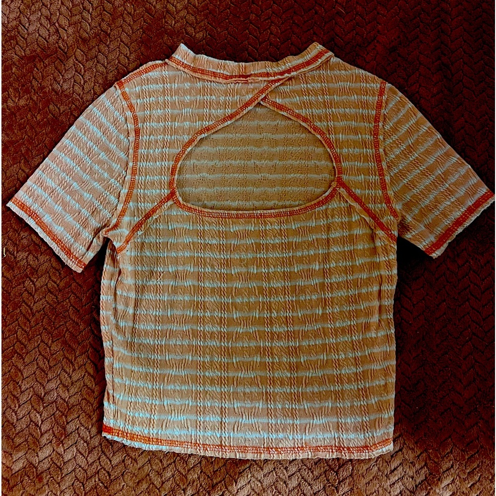 Textured crop top with cut out back very soft!